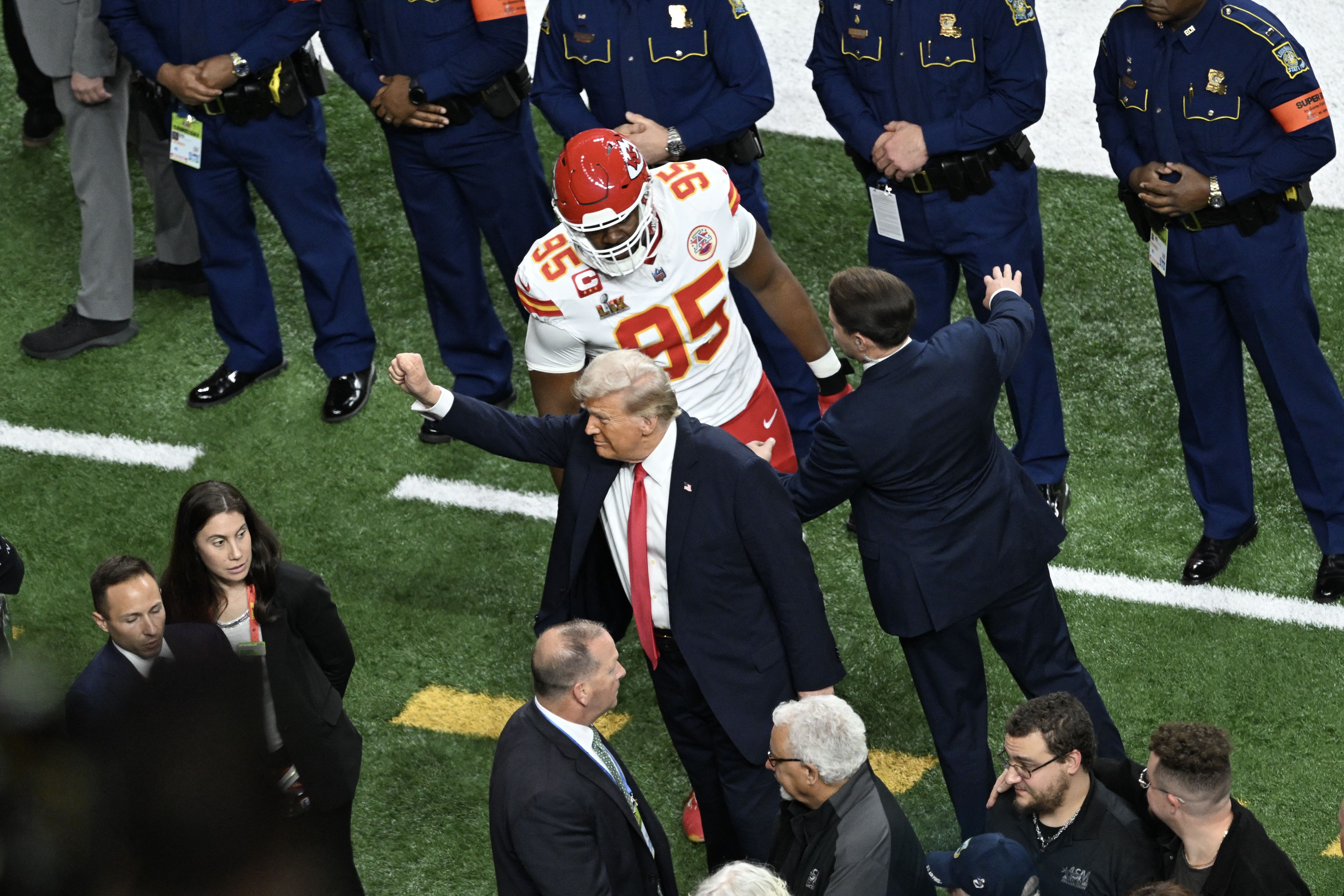 Photo shows Trump on the field