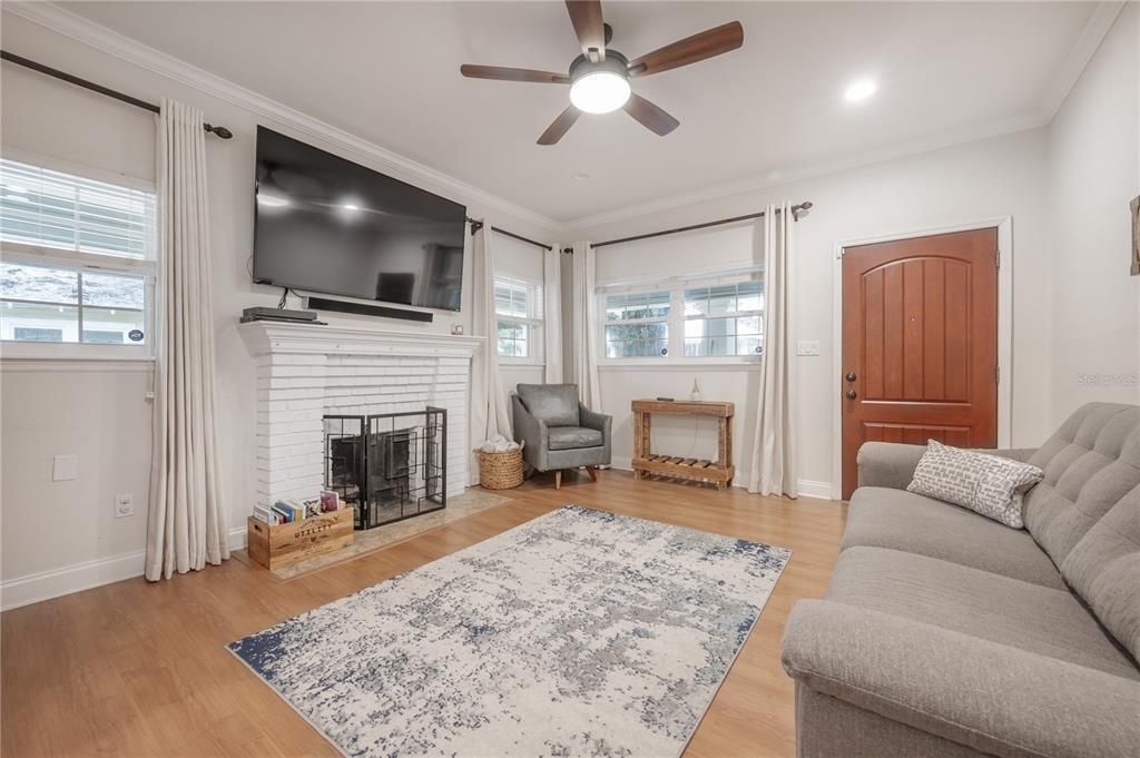 804 E. North Bay St. living room