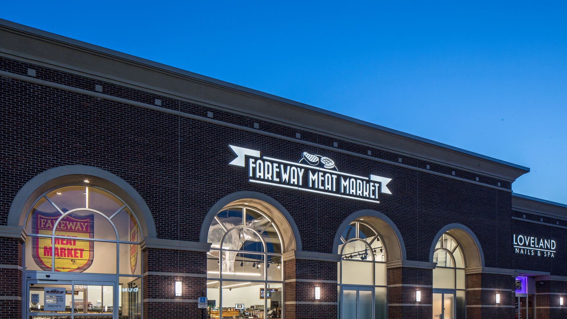 A photo of Fareway's meat market in Omaha.