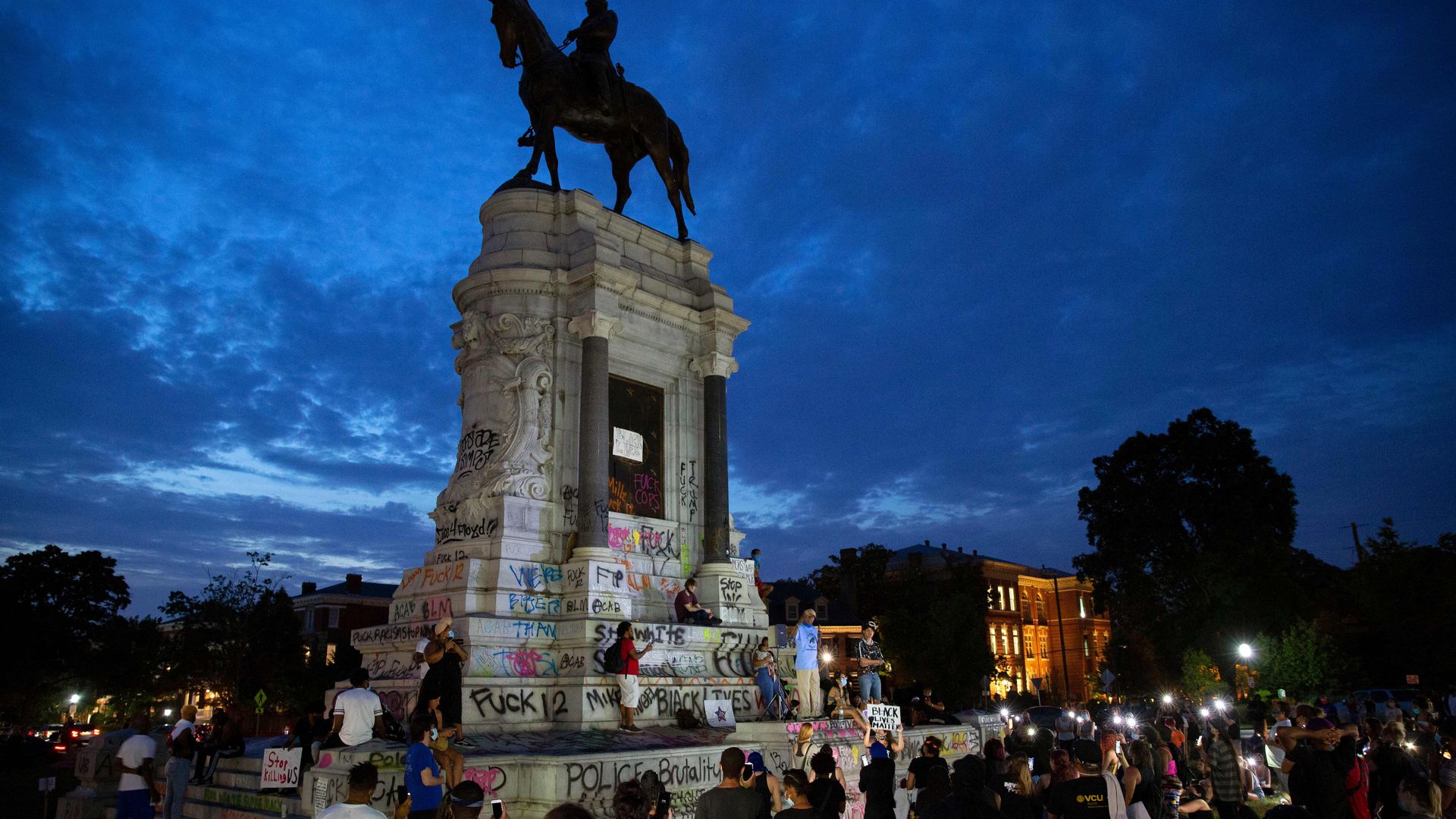Protests at a Confederate statue.