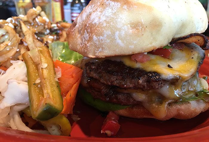 bacon-avocado-burger-cantina1511