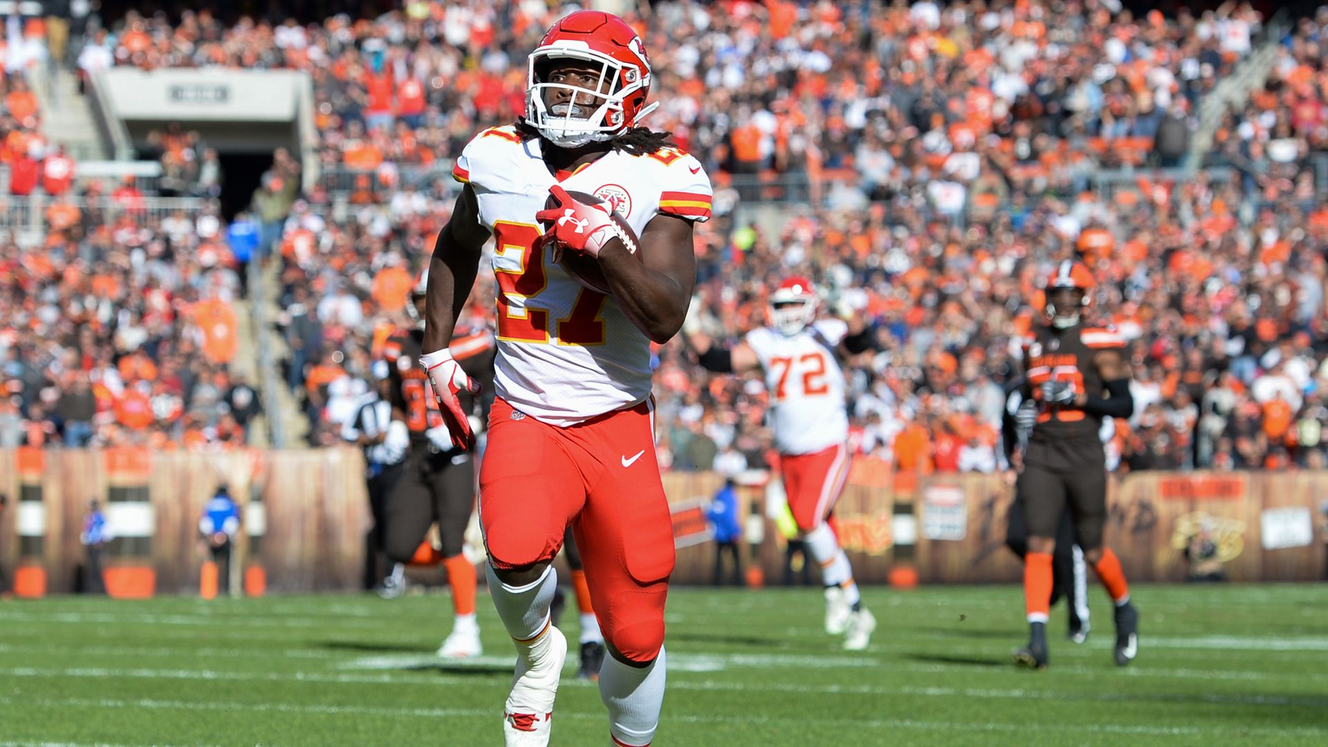 Nfl Star Kareem Hunt Cut By Kansas City Chiefs After Alleged Assault Video Surfaces 4697