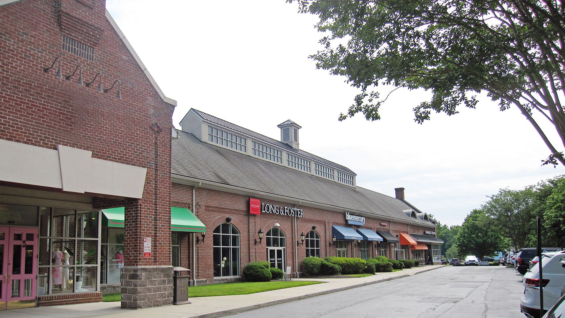 The West Virginia Mall With Multiple Restaurants Under One Roof