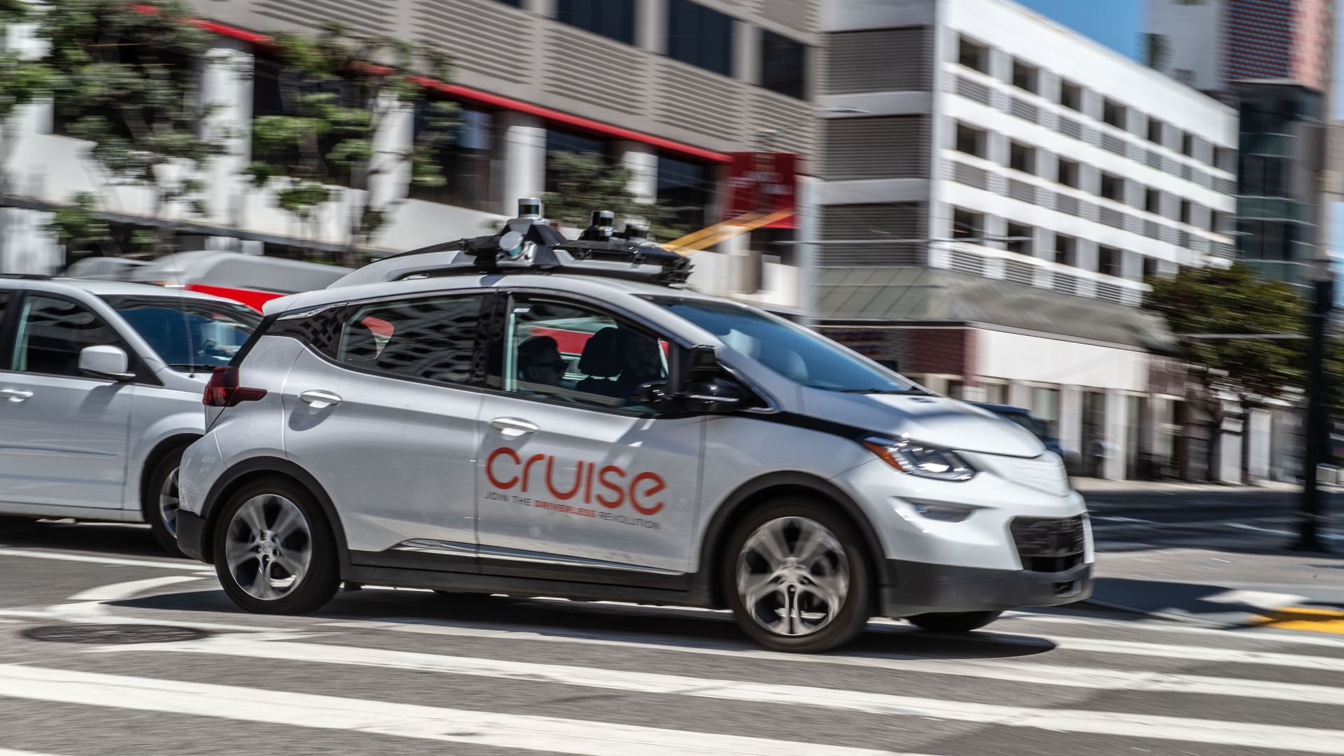 GM Cruise test self-driving vehicle driving through an intersection