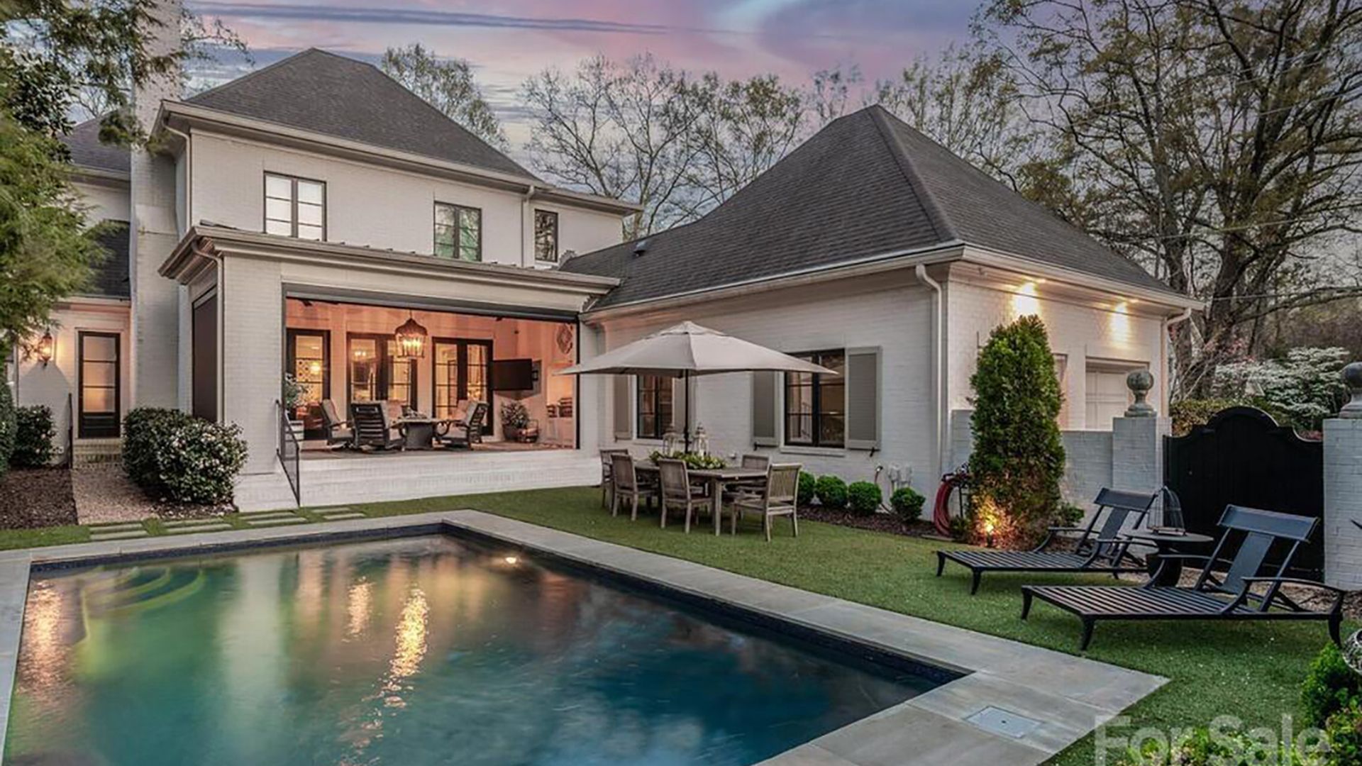 686 Llewellyn Pl rear