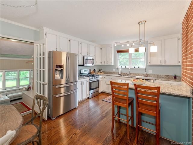 844 Montford Park kitchen