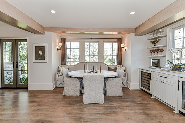2001 Sherwood Ave. dining area