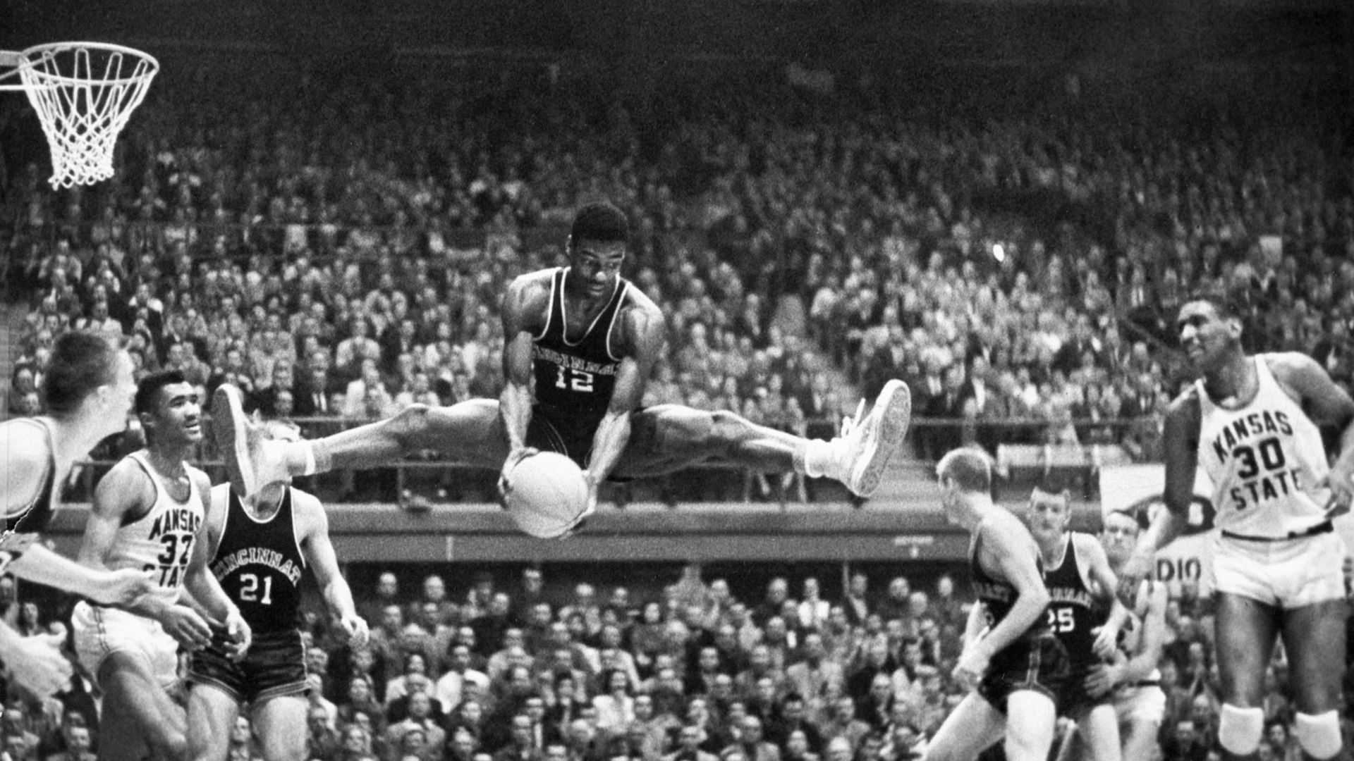 Oscar Robertson jumping