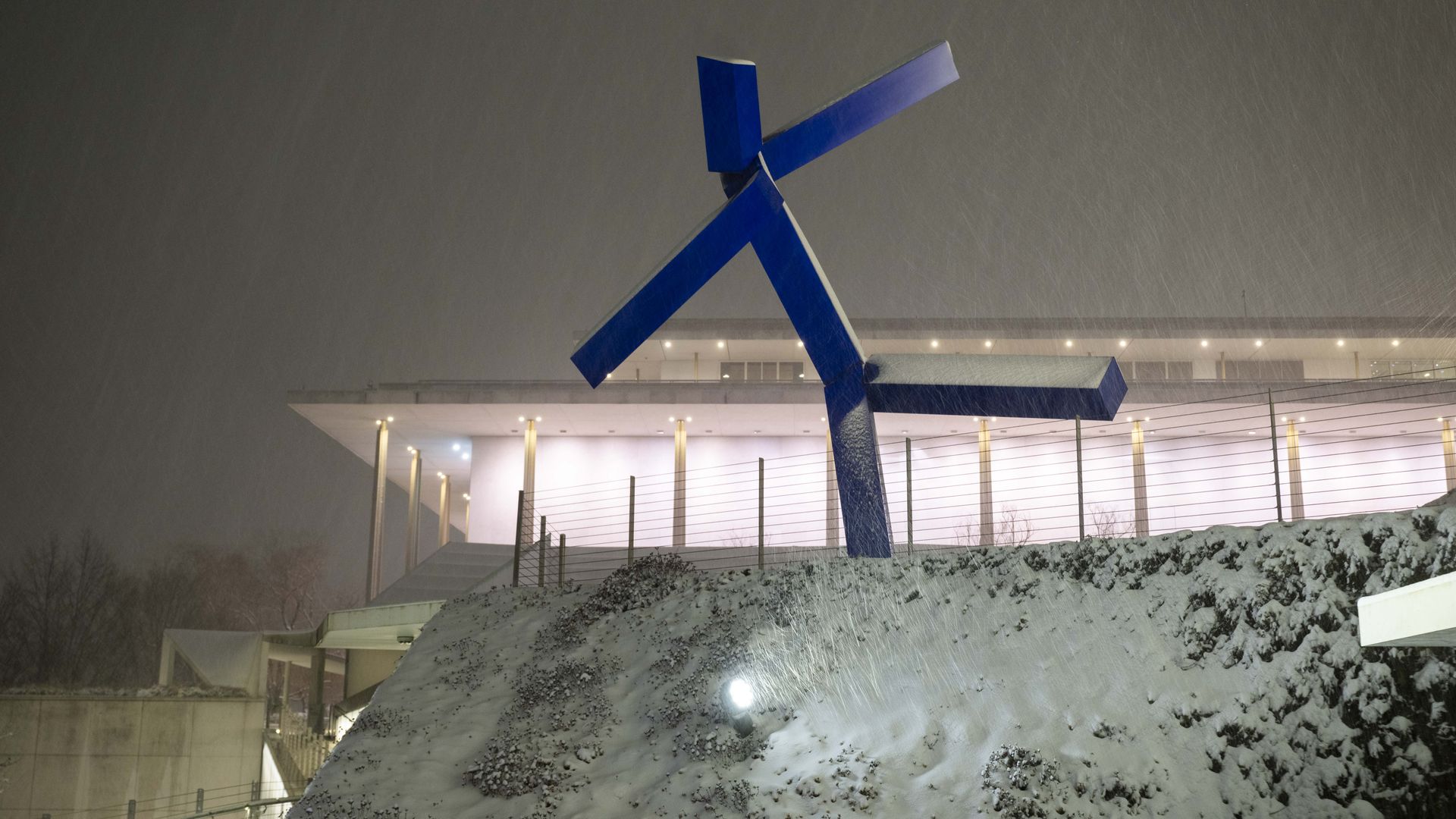 A photo of Joel Shapiro's "Blue"