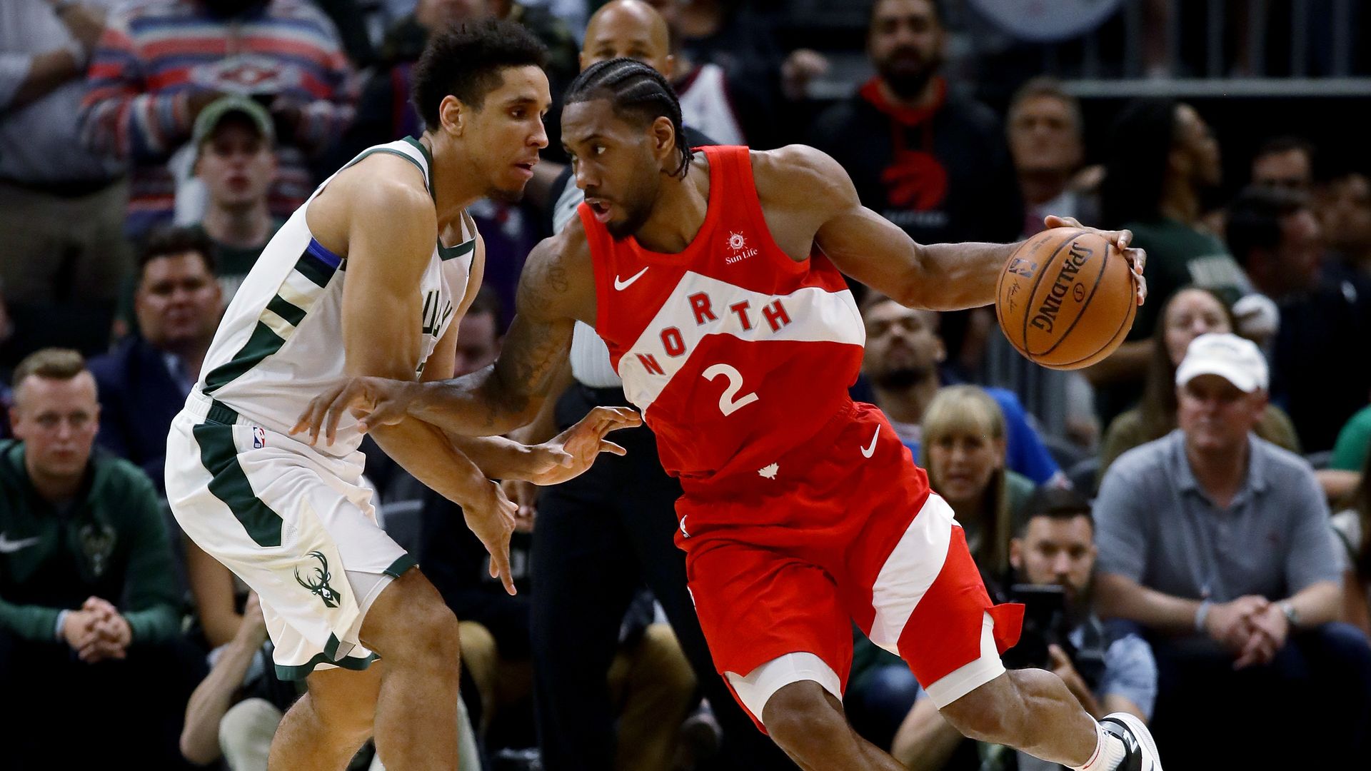 Kawhi Leonard backing down Malcom Brogdon