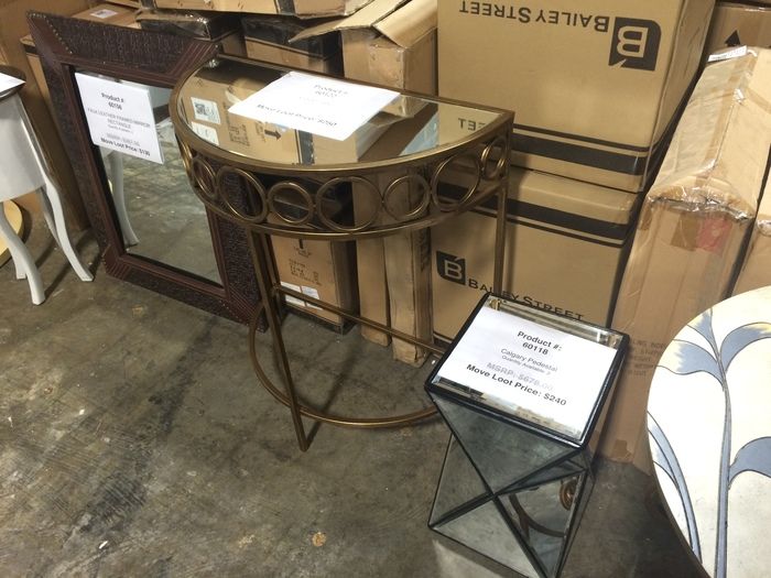 Move Loot warehouse sale