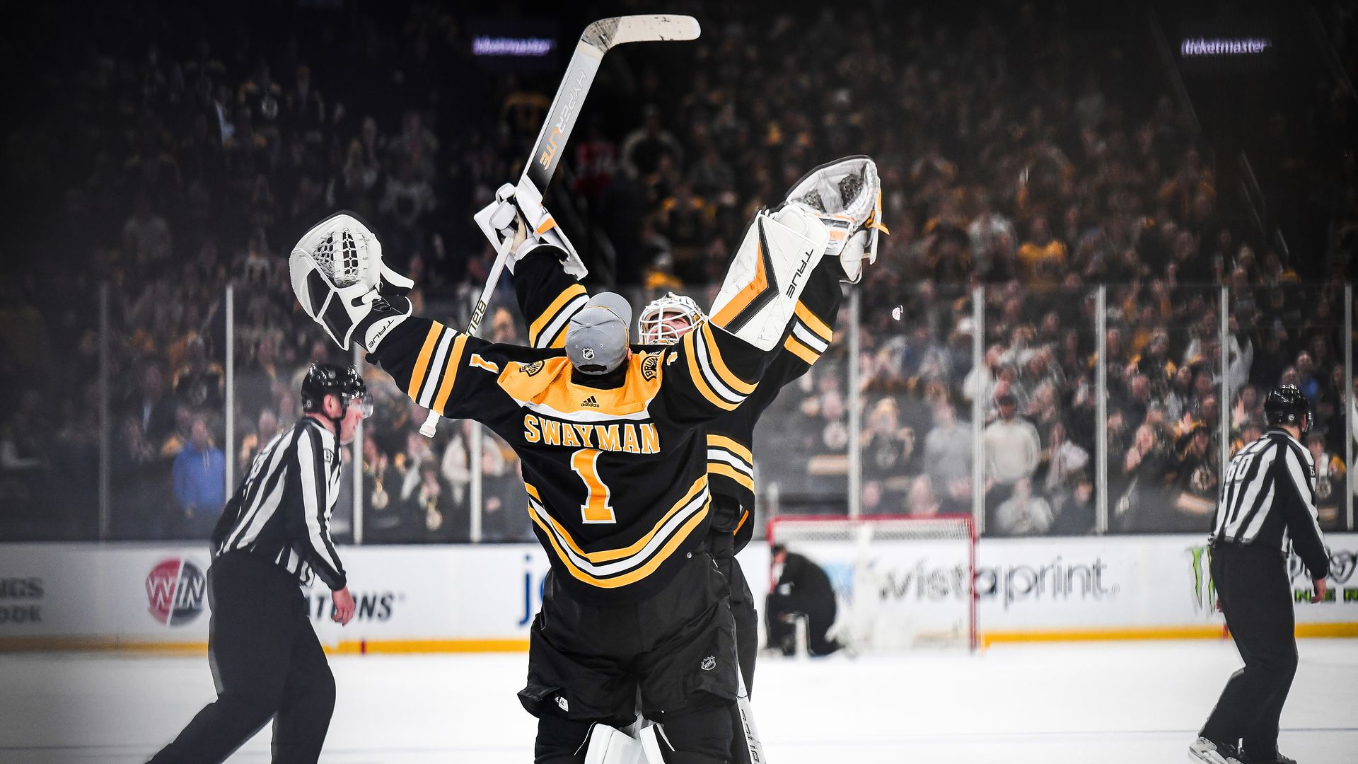 Bruins set NHL wins record