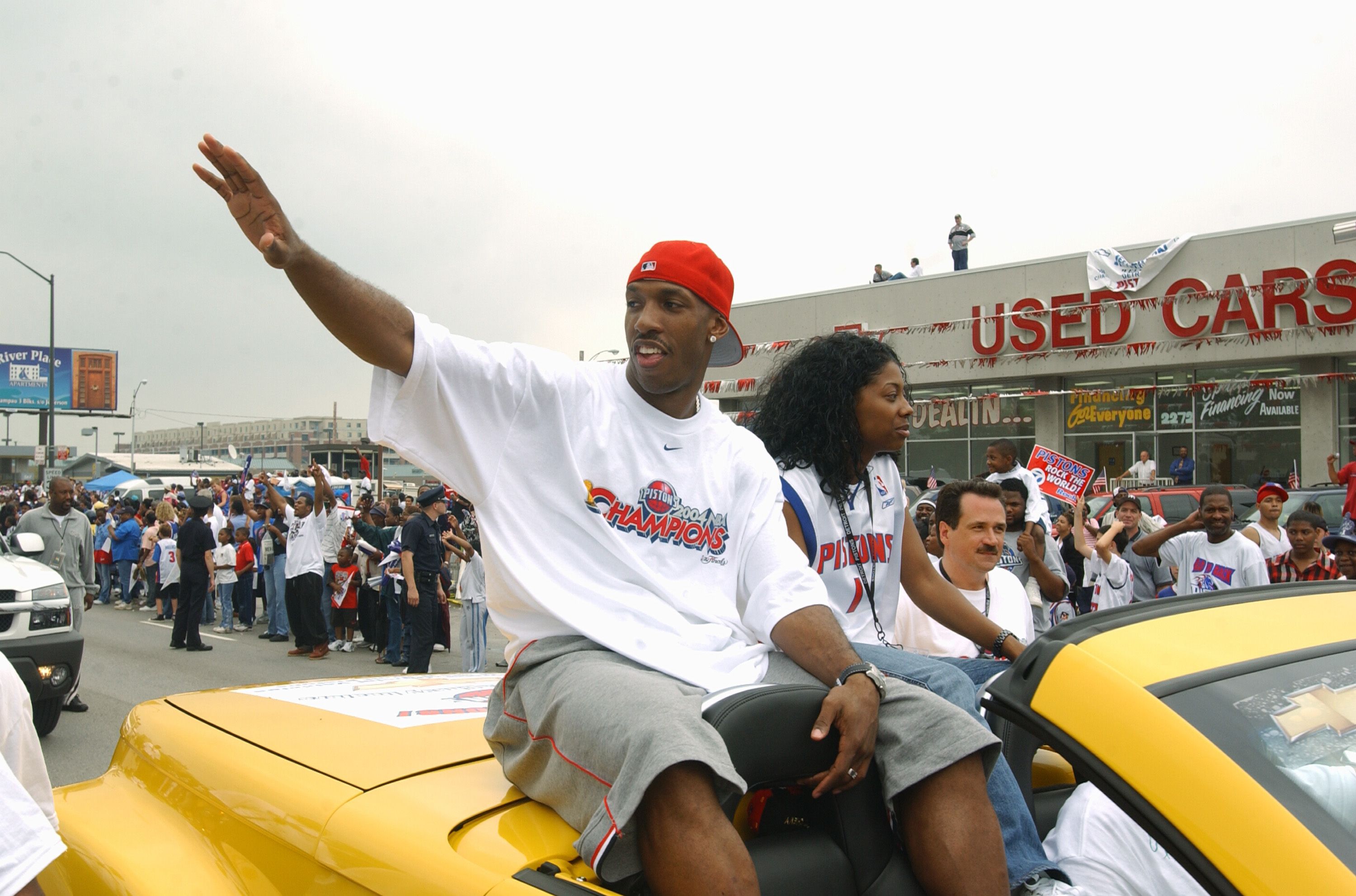  Chauncey Billups #1 of the Detroit Pistons waves to the crowd during the NBA Championship Parade June 17, 2004 in Detroit, Michigan. Photo by Allen Einstein/NBAE via Getty Images)