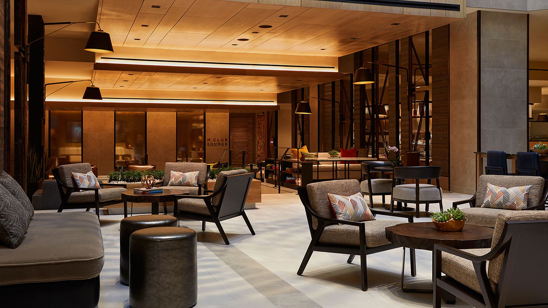 charlotte-marriott-center-city-lobby