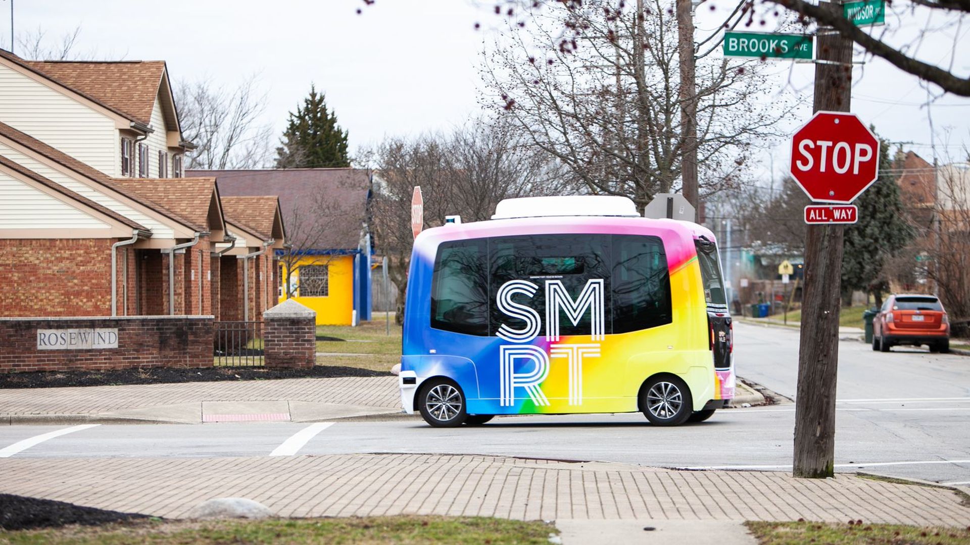 Image of a self-driving shuttle in Columbus, Ohio's Linden neighborhood as part of its Smart Cities Challenge project.