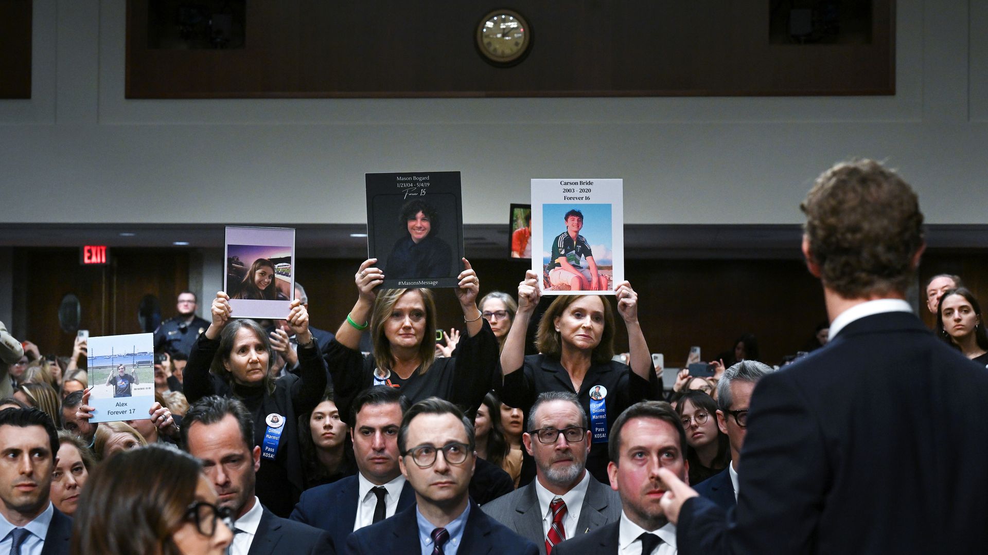 Mark Zuckerberg faces families in the Senate