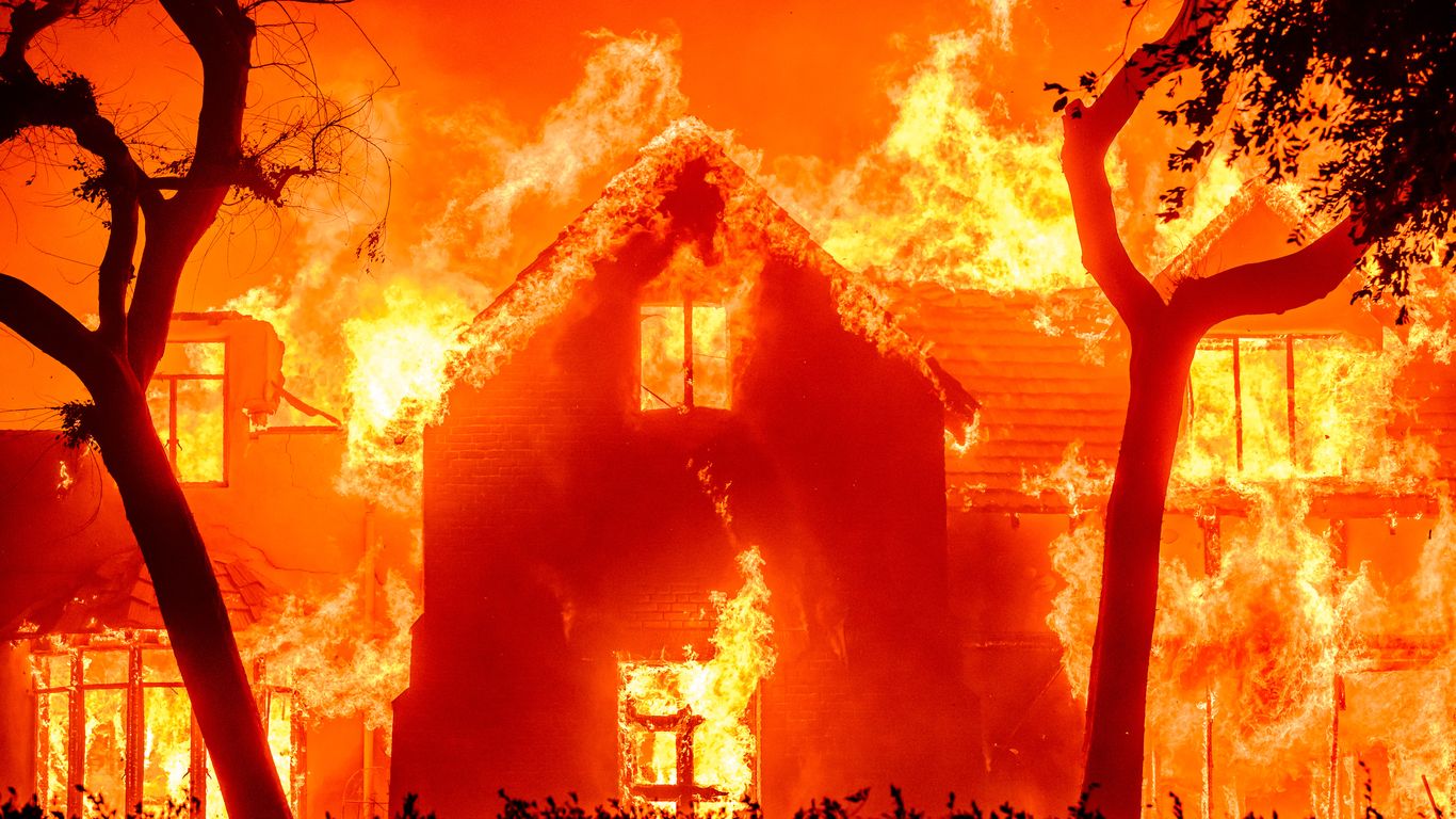 L.A. burns as Eaton Fire explodes in Southern California: Photos
