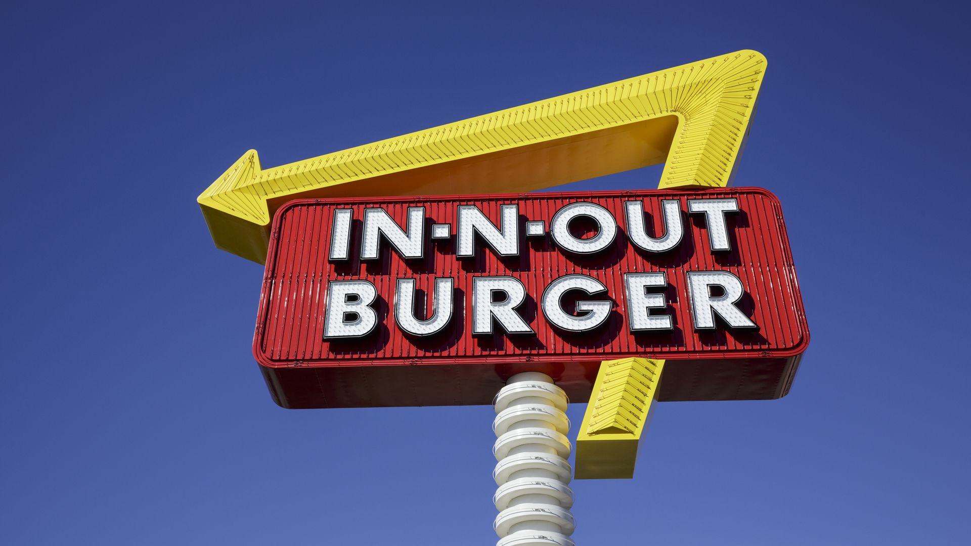 Picture of an In-N-Out sign