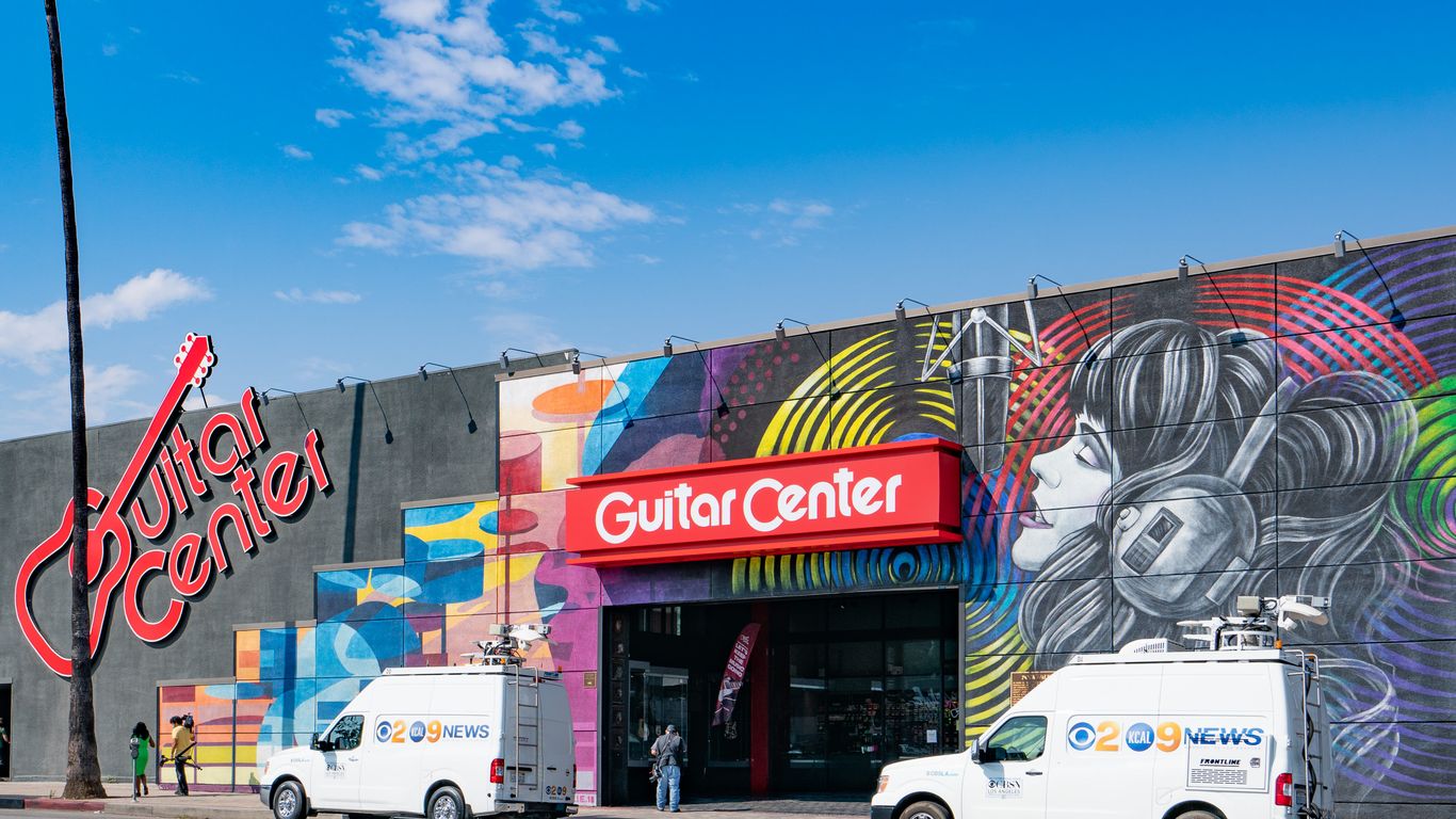 Guitar Center plans to file for bankruptcy