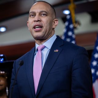 Hakeem Jeffries' threat to Trump: Fire Kristi Noem or we move to impeachment
