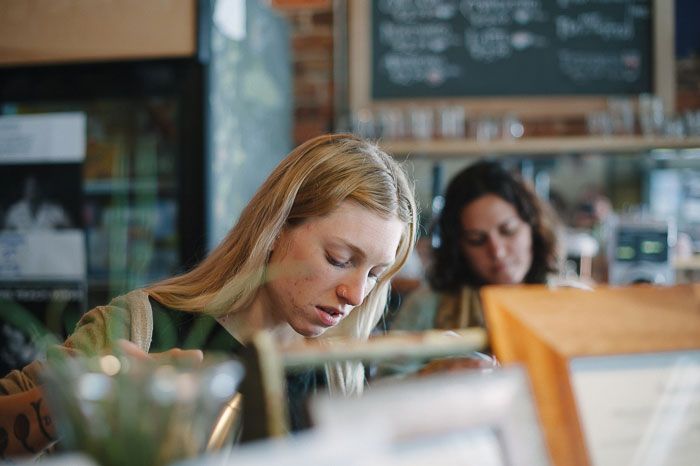 daily-press-blonde-barista