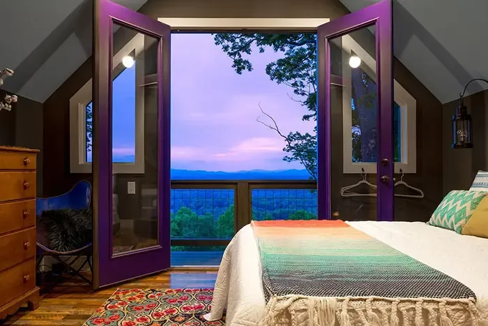 The Aerie - Treehouses of Serenity bed