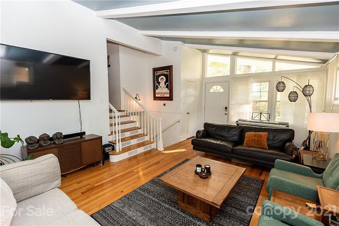 5810 Brookhaven Rd inside