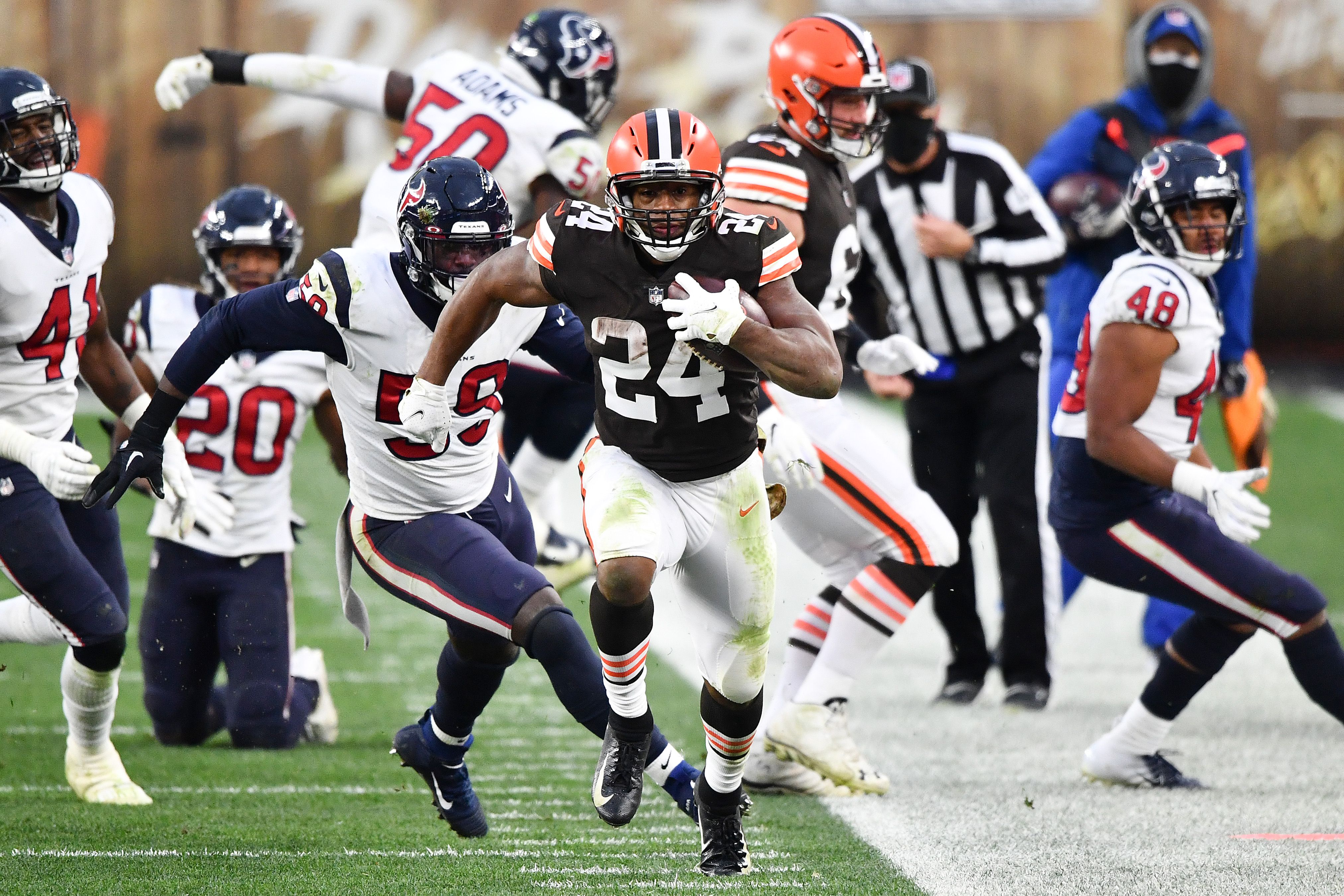 Nick Chubb running
