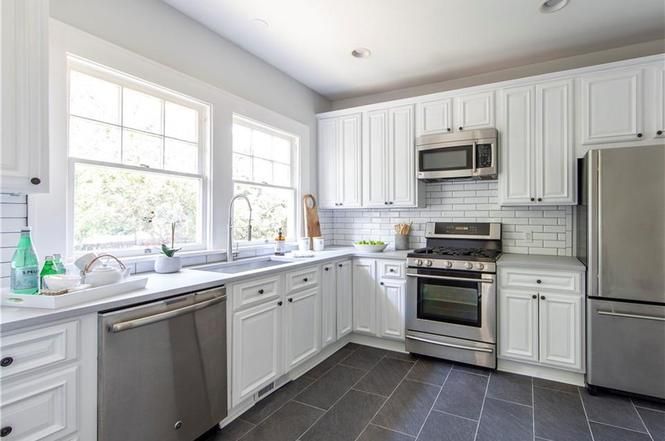 1921 Thomas Ave kitchen