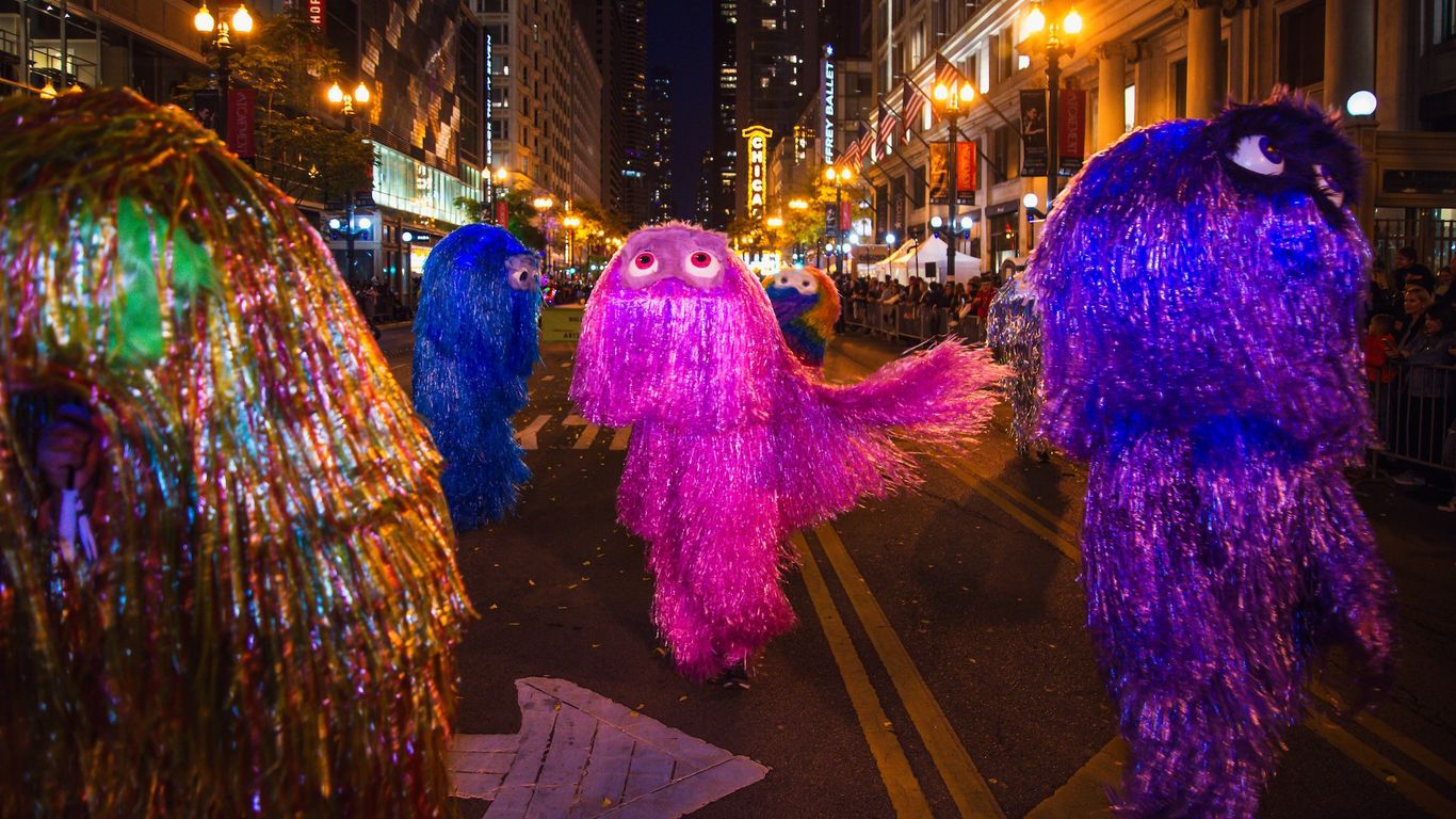 Casket races, creepy plays and hip-hop: Chicago's weekend gets weird