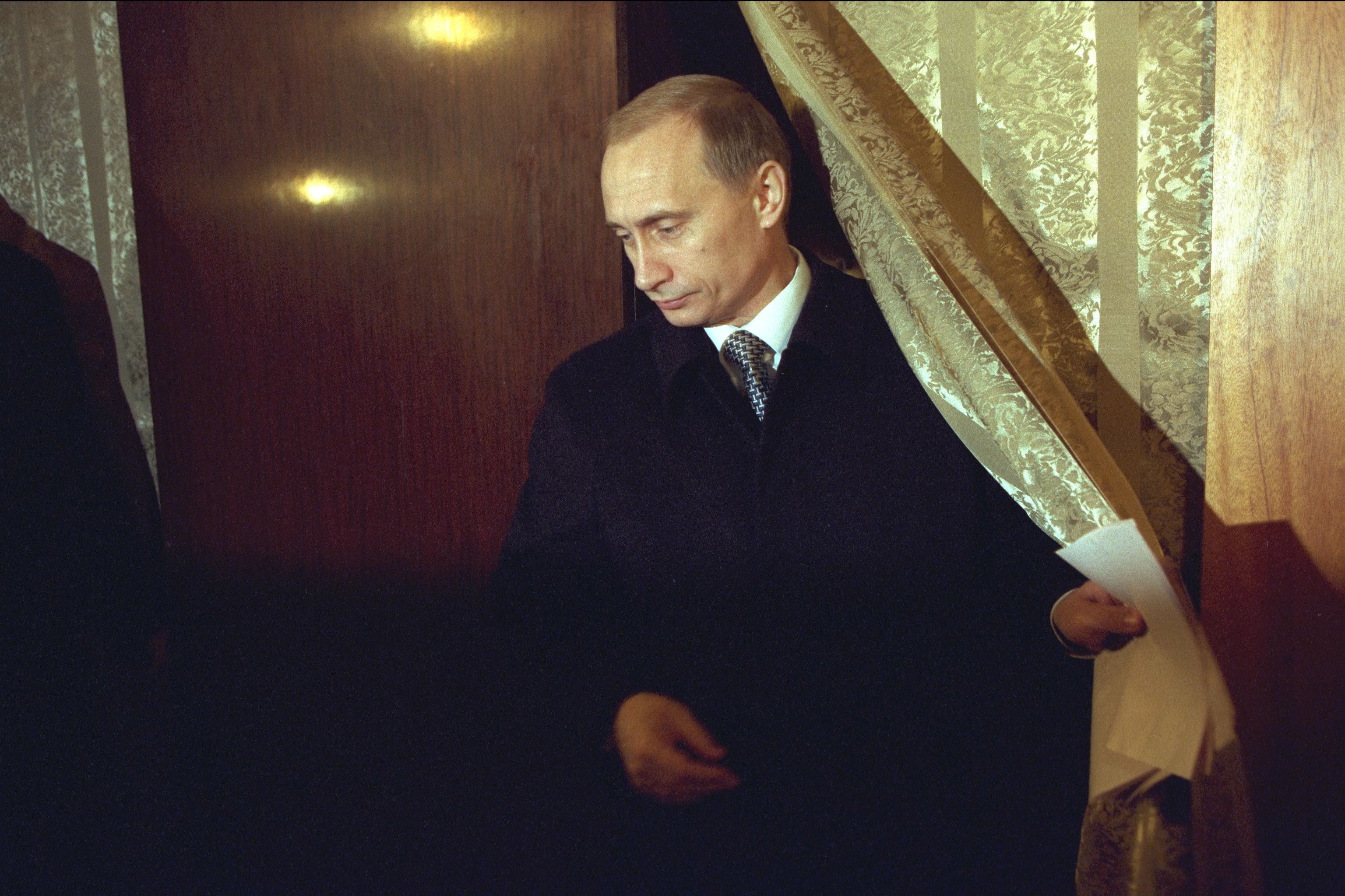 20 Years Of Putin Tracing His Rise From Kgb To Kremlin