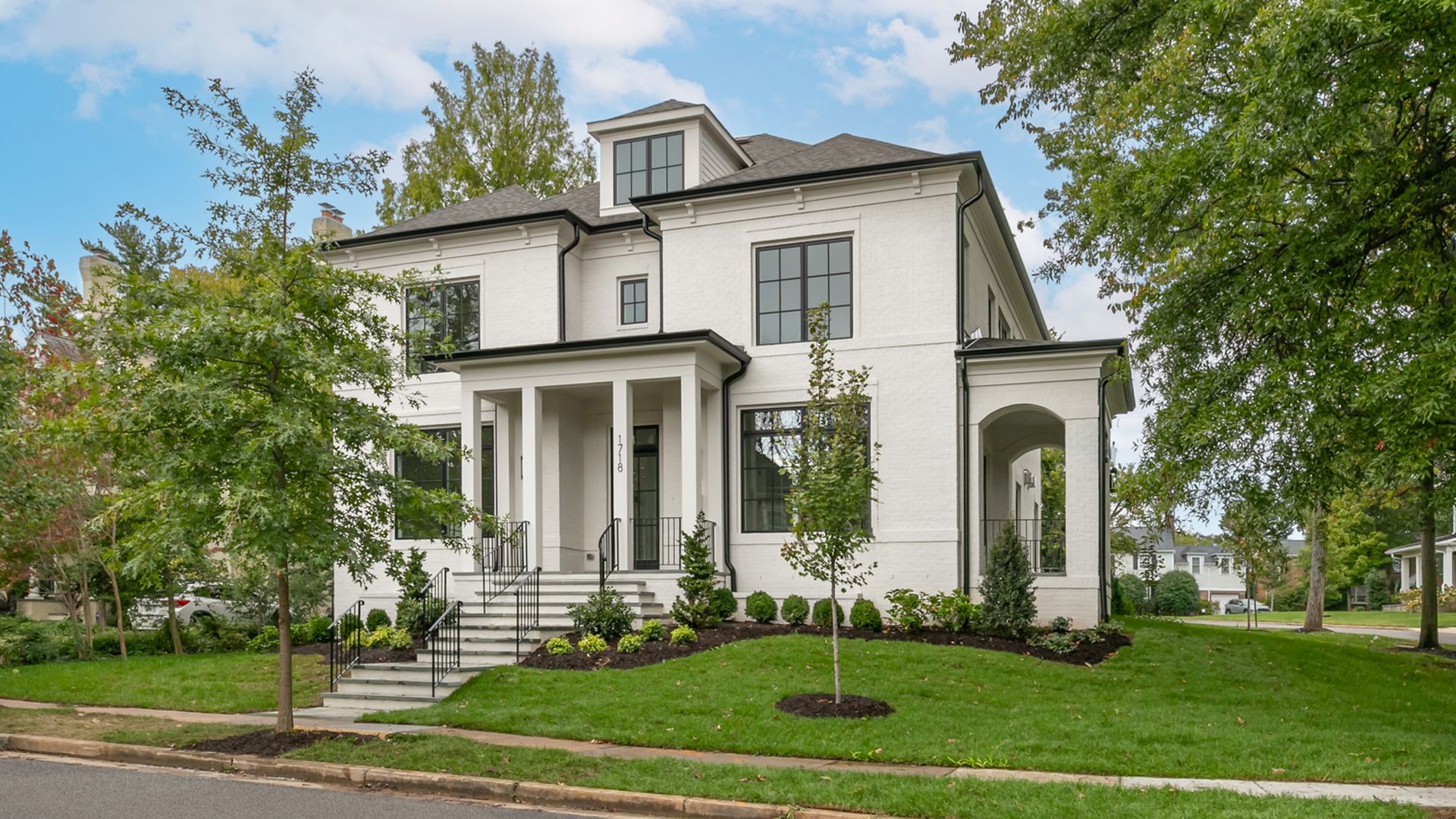The exterior of  1718 N Harvard St. in Arlington.