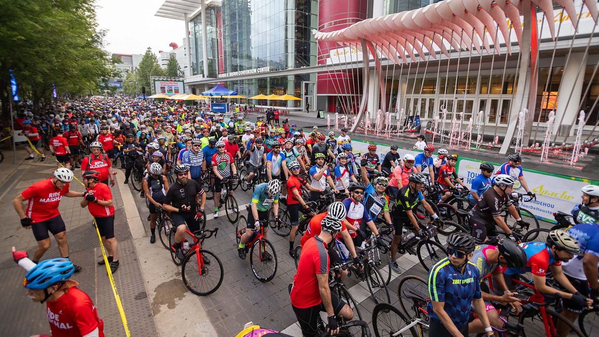 Thousands of cyclists line up for the start of the 2024 Tour de Houston