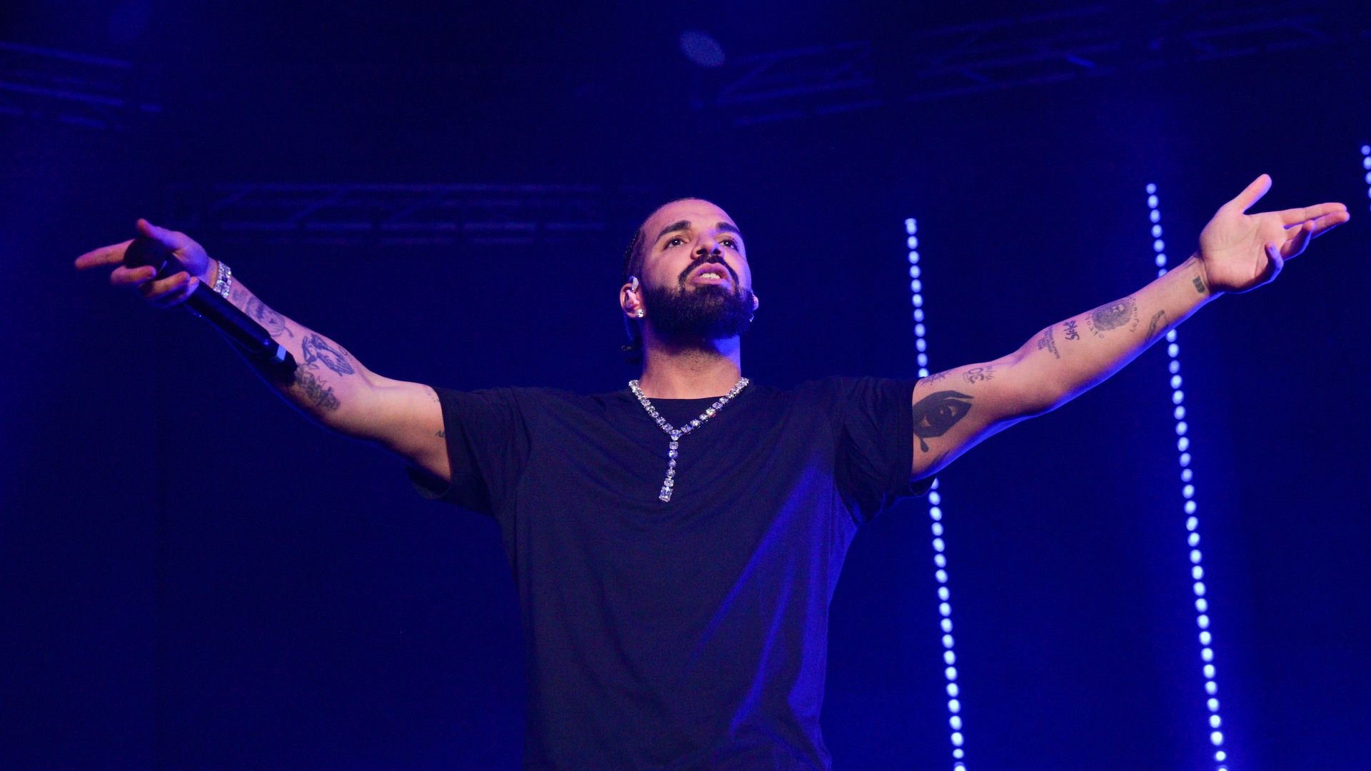 Drake, J. Cole release "It's All a Blur Tour — Big As the What?" dates