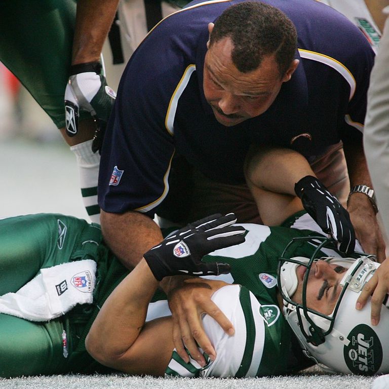 Deadline for ex-NFL players to receive brain injury compensation