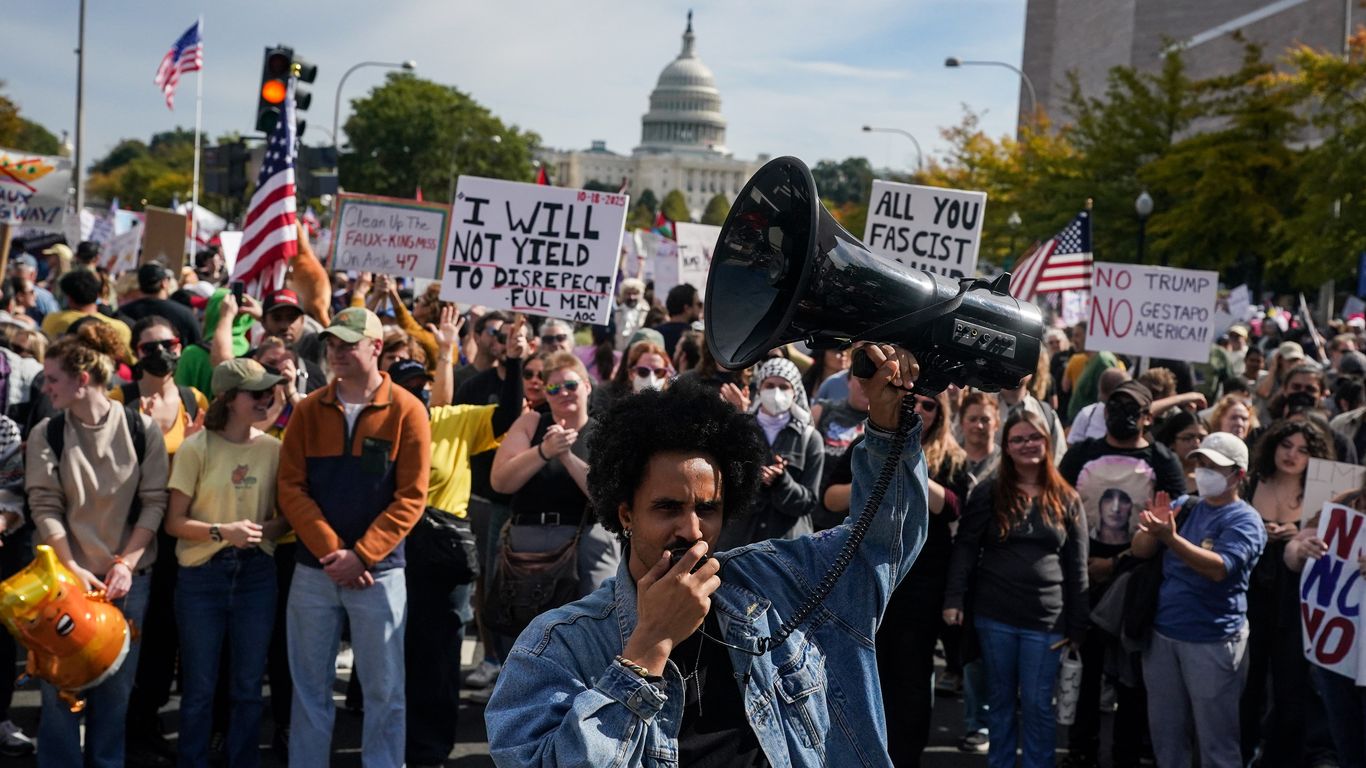 'No Kings' protest draws huge crowds across U.S.