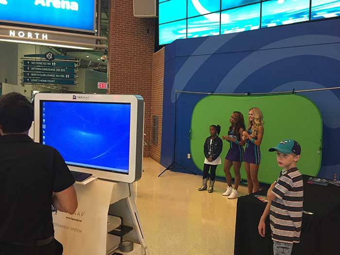 hornets-picture-stand