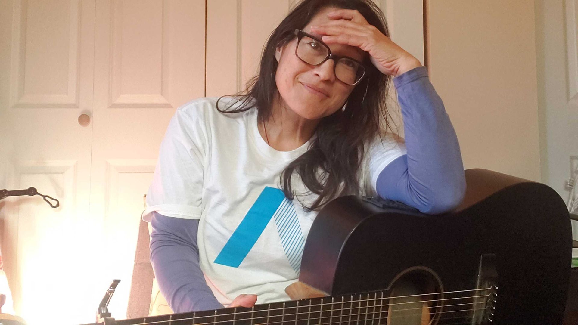 Woman with a guitar