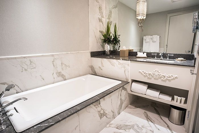 iveys-hotel-bathroom