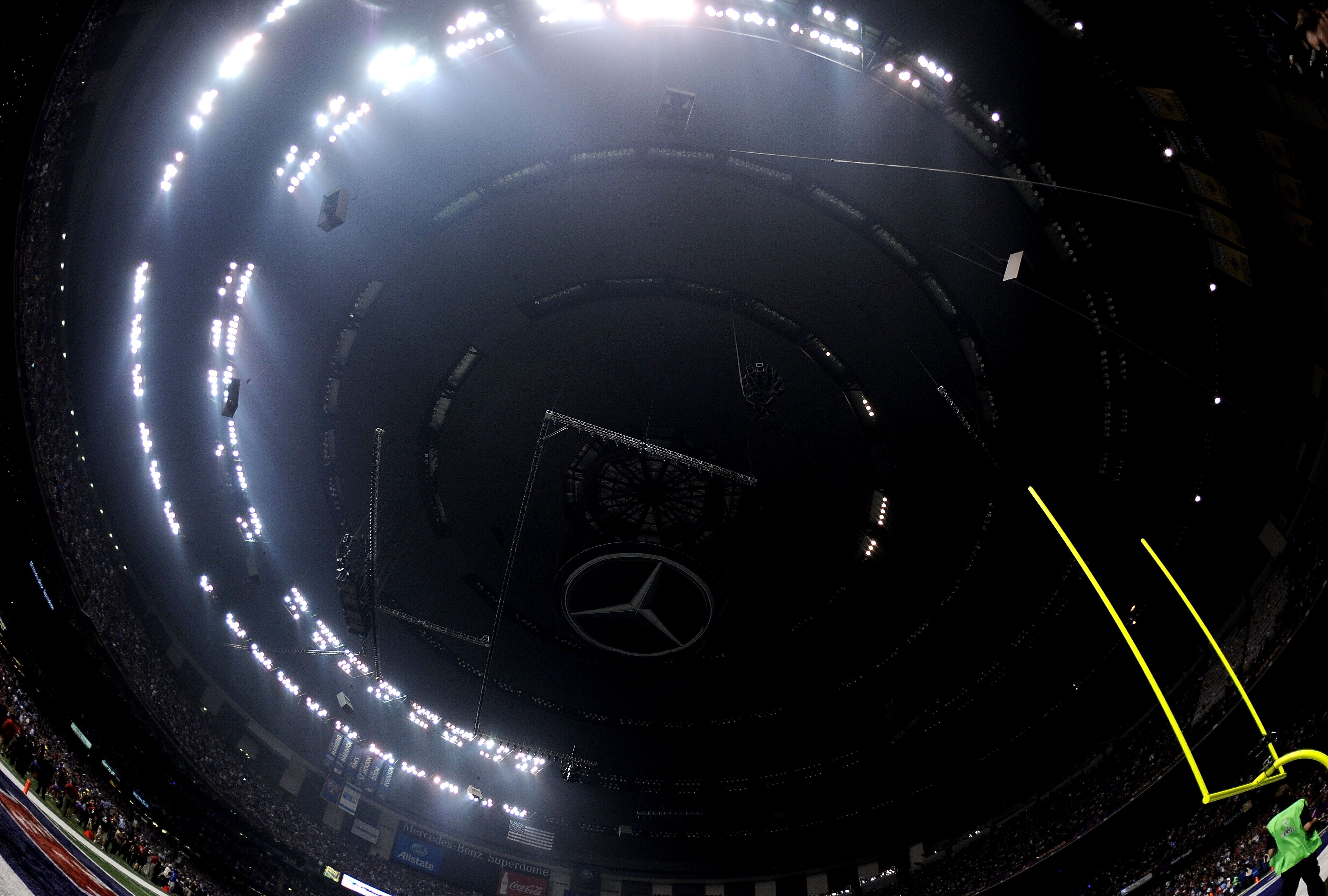 Photo shows half the Dome without lights.