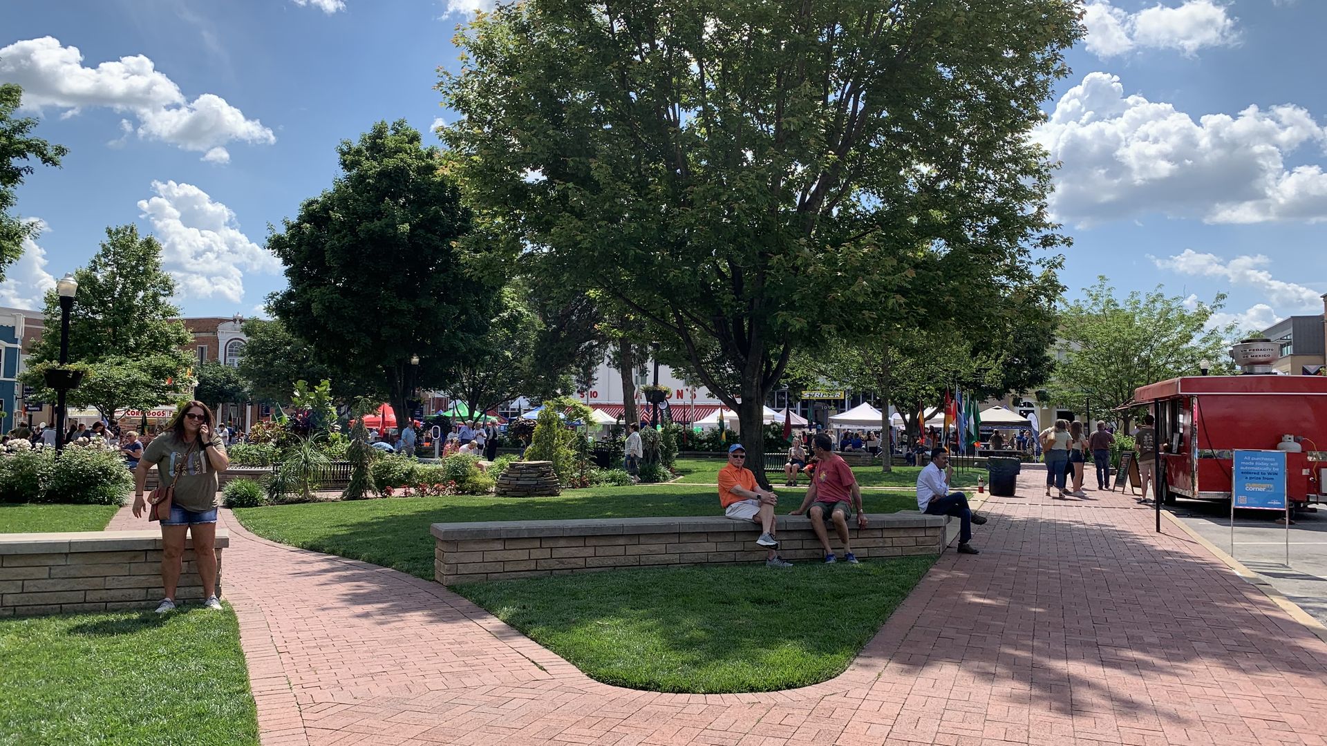 photo of downtown Bentonville