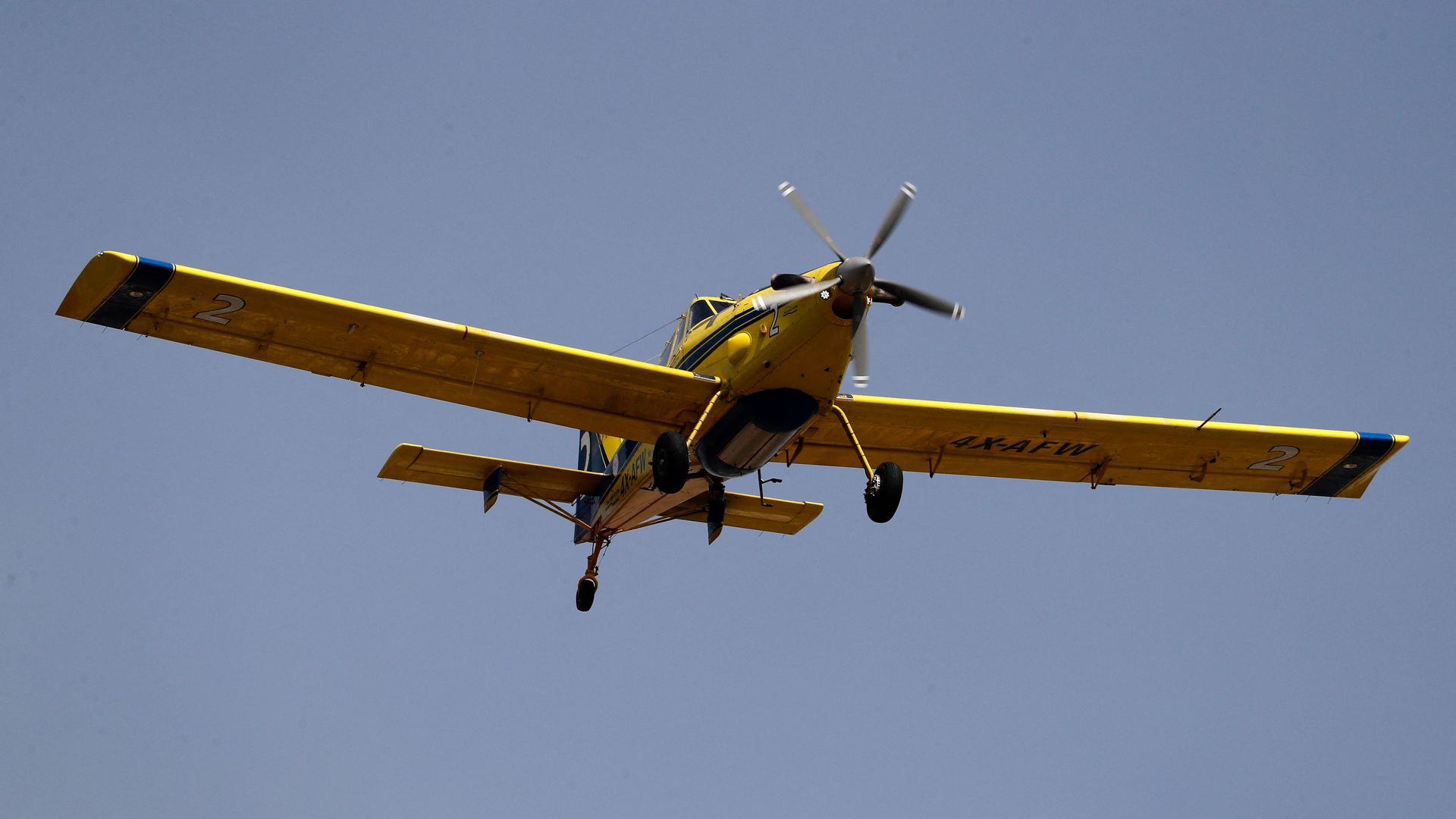 Picture of an Israeli yellow firefighting plane