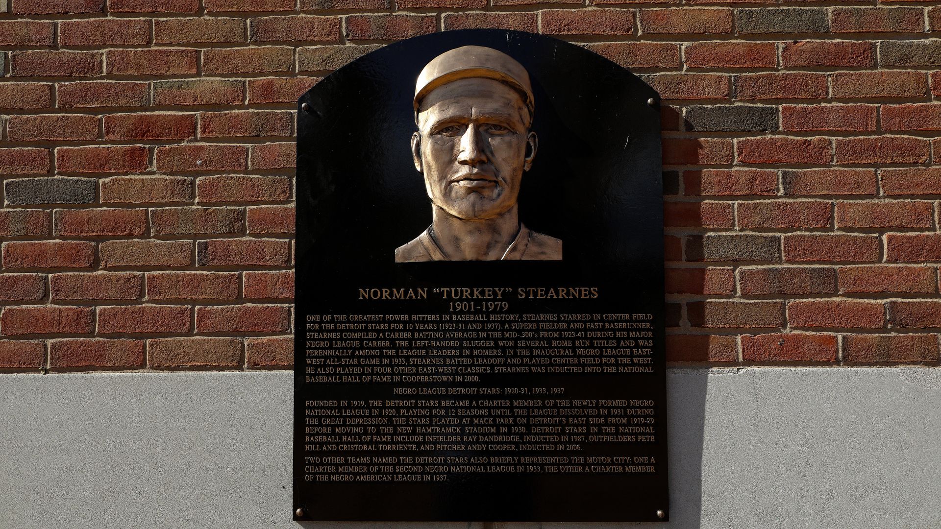 A plaque honor Nashville native Turkey Stearnes