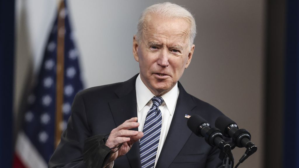 Biden issues executive order following mounting cyberattacks