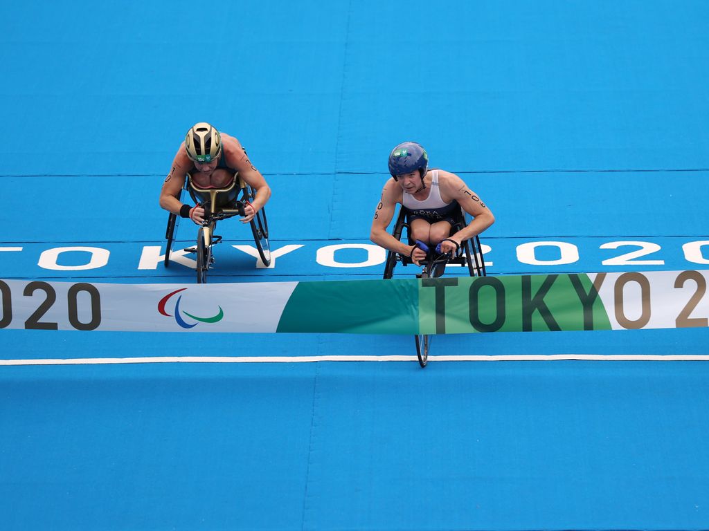 Kendall Gretsch fifth American to win gold at summer, winter