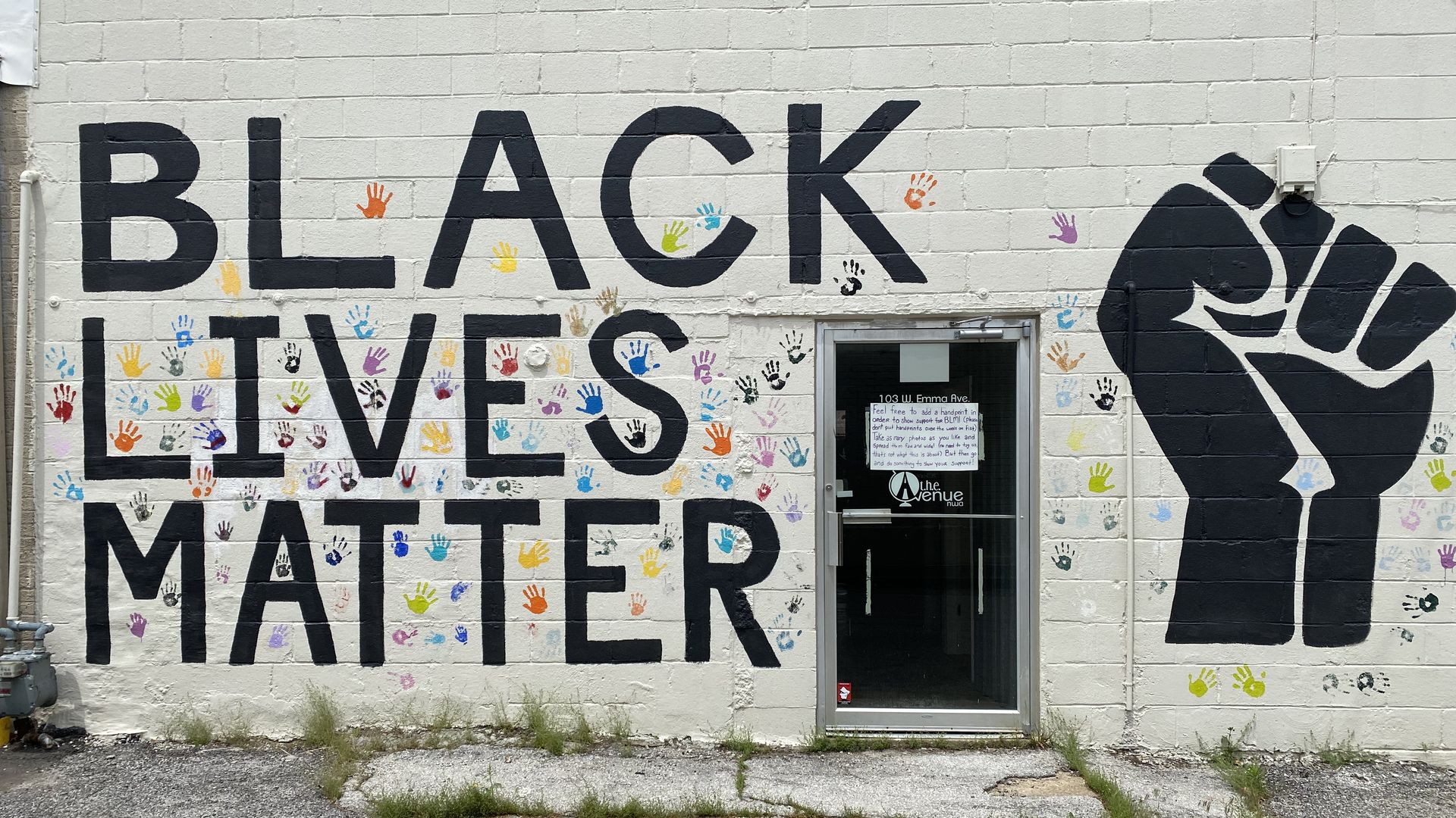 A mural that states: Black Lives Matter