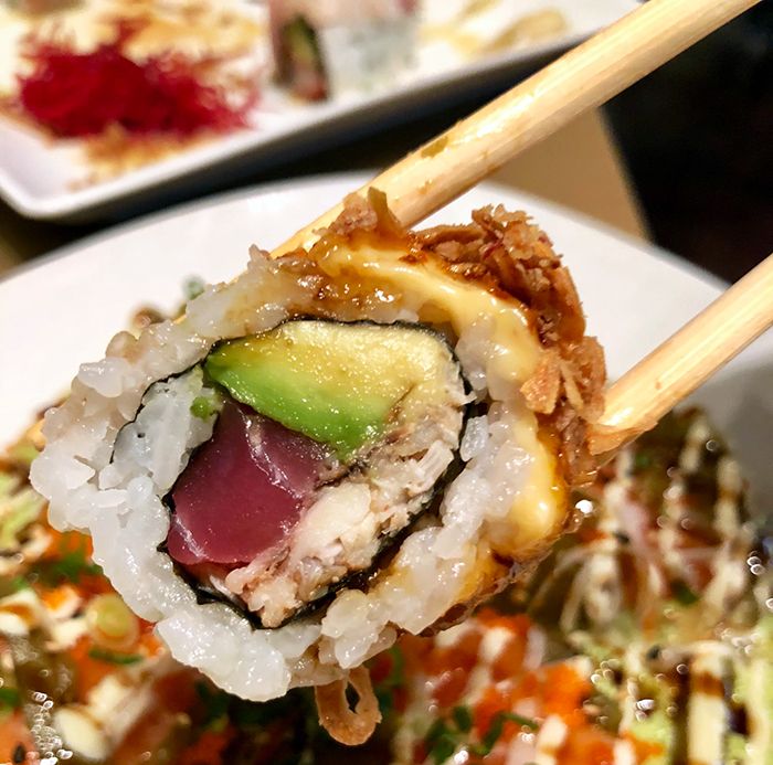 guru-roll-at-sushi-guru