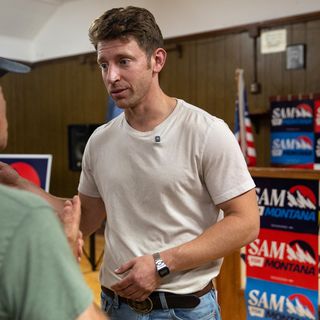 "Washington is broken": Democrats running for office turn sharply against their own party