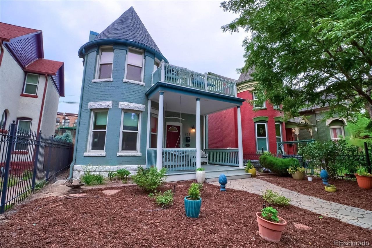 233 S Lincoln St front