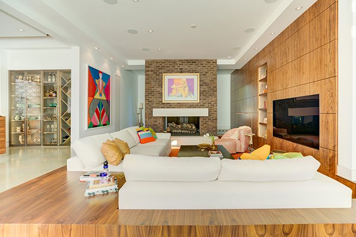 2020-Finalist-Mid-Century-Modern-living-room